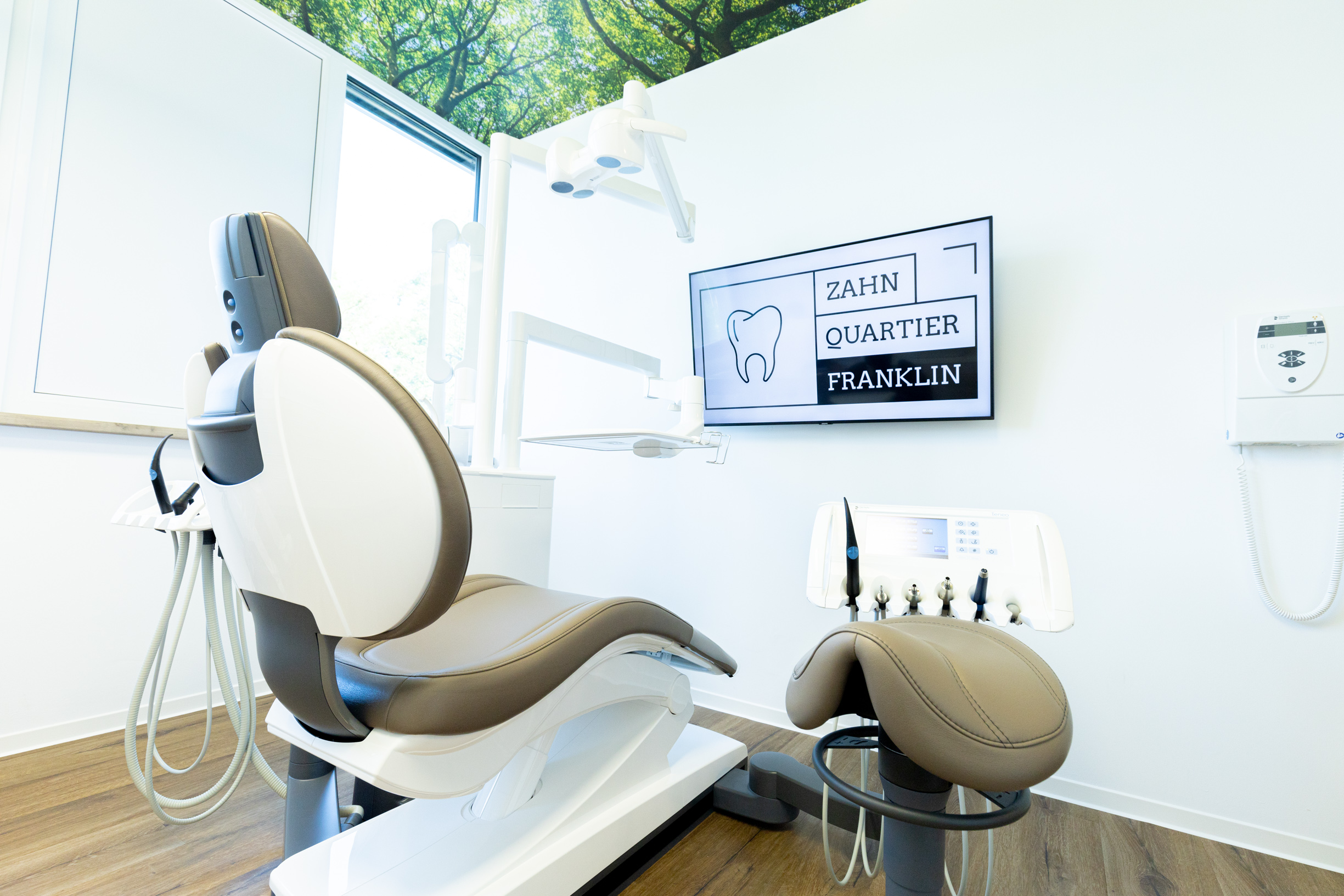 Behandlungsraum modern Zahnarzt Zahnquartier Franklin